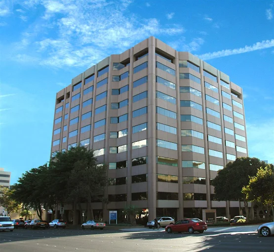 155 N Lake Ave – Large