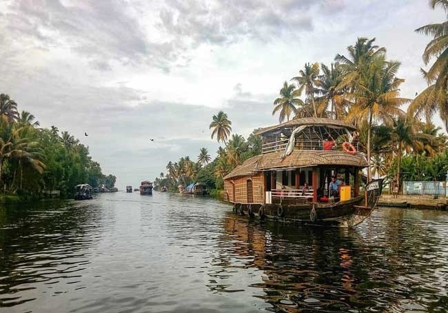 kumarakomhouseboat-1